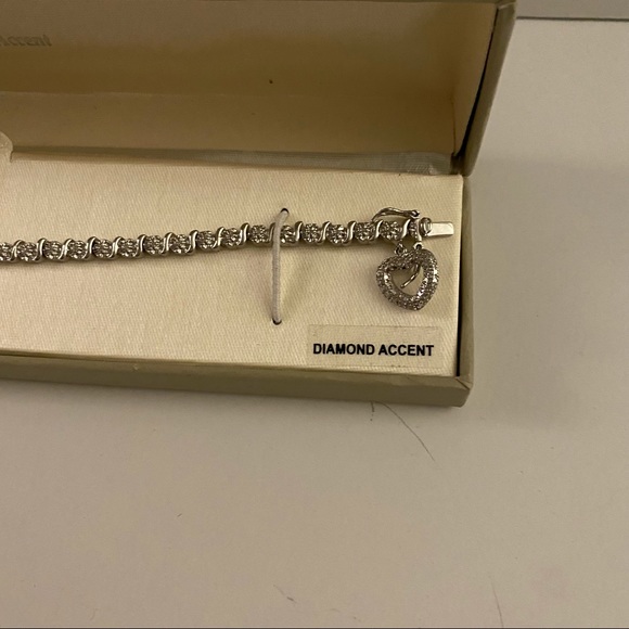 NWT Diamond accent Heart Pendant Bracelet - Picture 9 of 10
